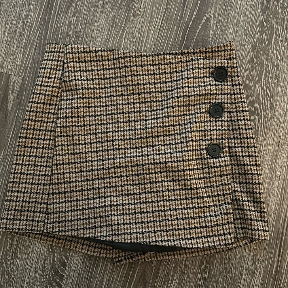 Plaid skort.